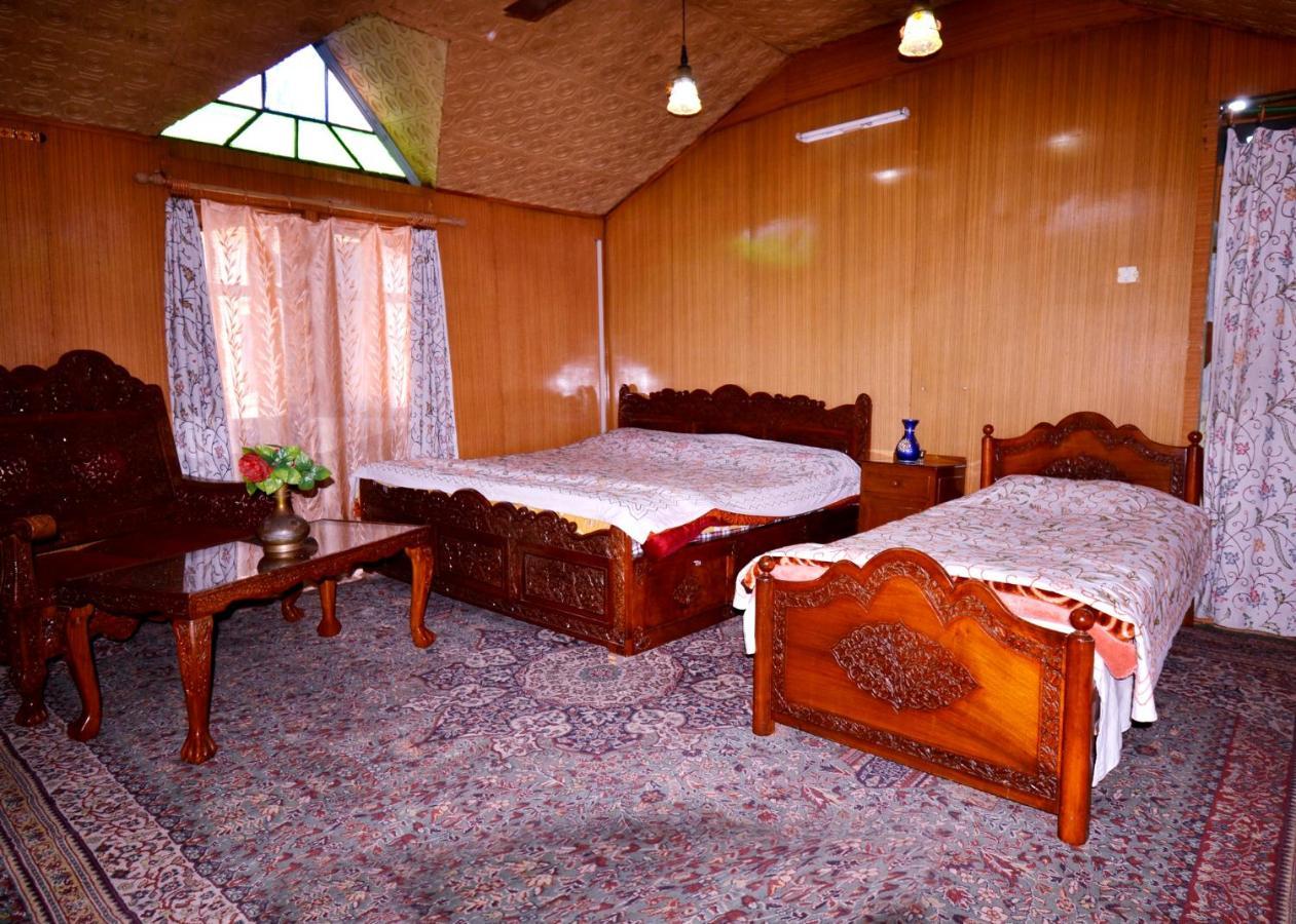 Heritage Shreen Houseboat Srinagar  Exterior photo