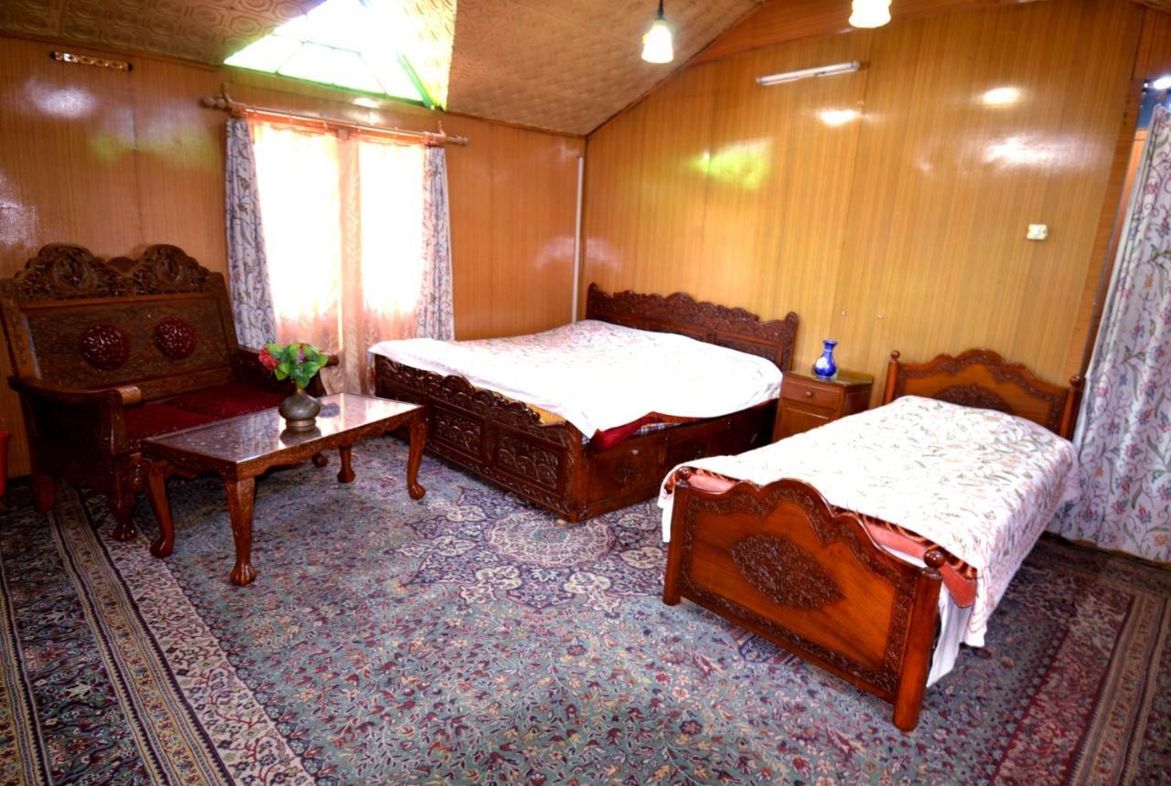 Heritage Shreen Houseboat Srinagar  Exterior photo