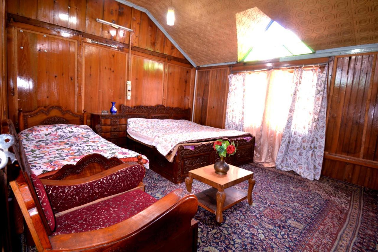 Heritage Shreen Houseboat Srinagar  Exterior photo