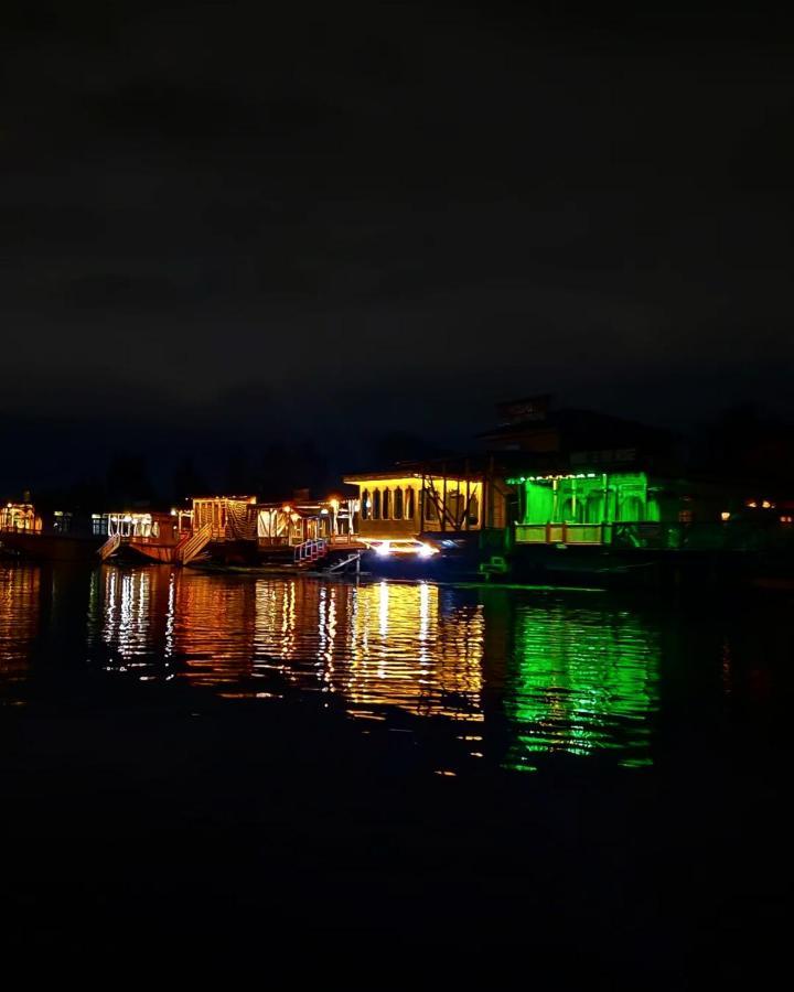 Heritage Shreen Houseboat Srinagar  Exterior photo